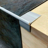40x26mm Anodised Aluminium LVT Stair Nosing Outer Corner 3mm