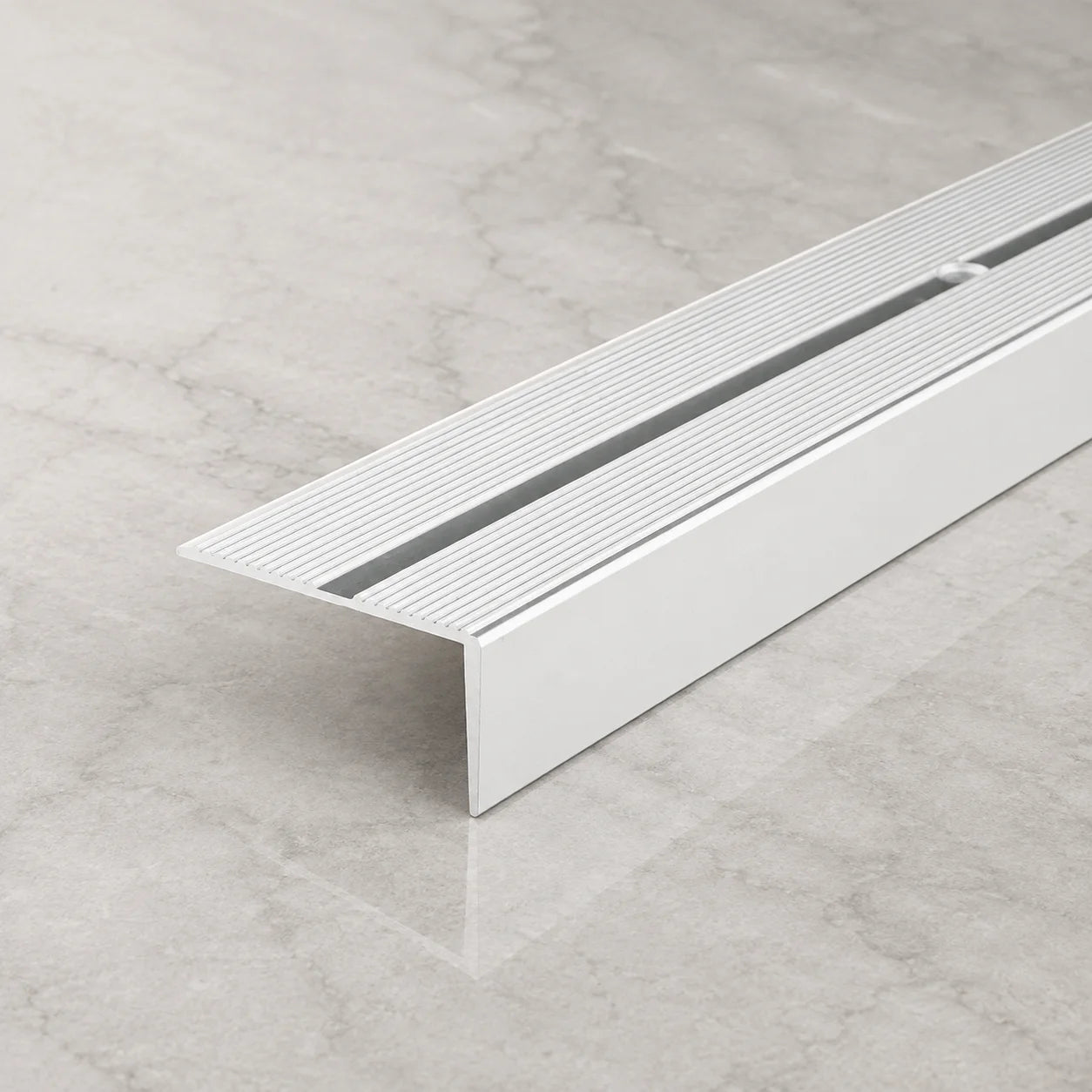 40x20mm Anodised Aluminium Stair Nosing In Silver Color